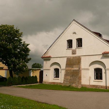 Hotel Statek Chmelovice Extérieur photo