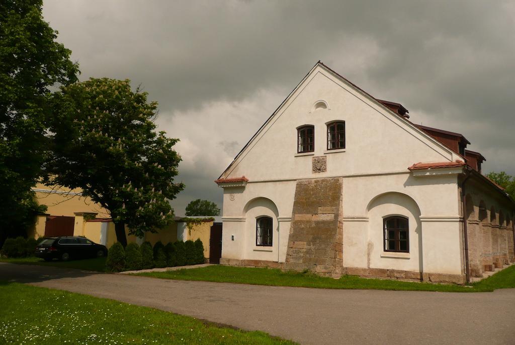 Hotel Statek Chmelovice Extérieur photo
